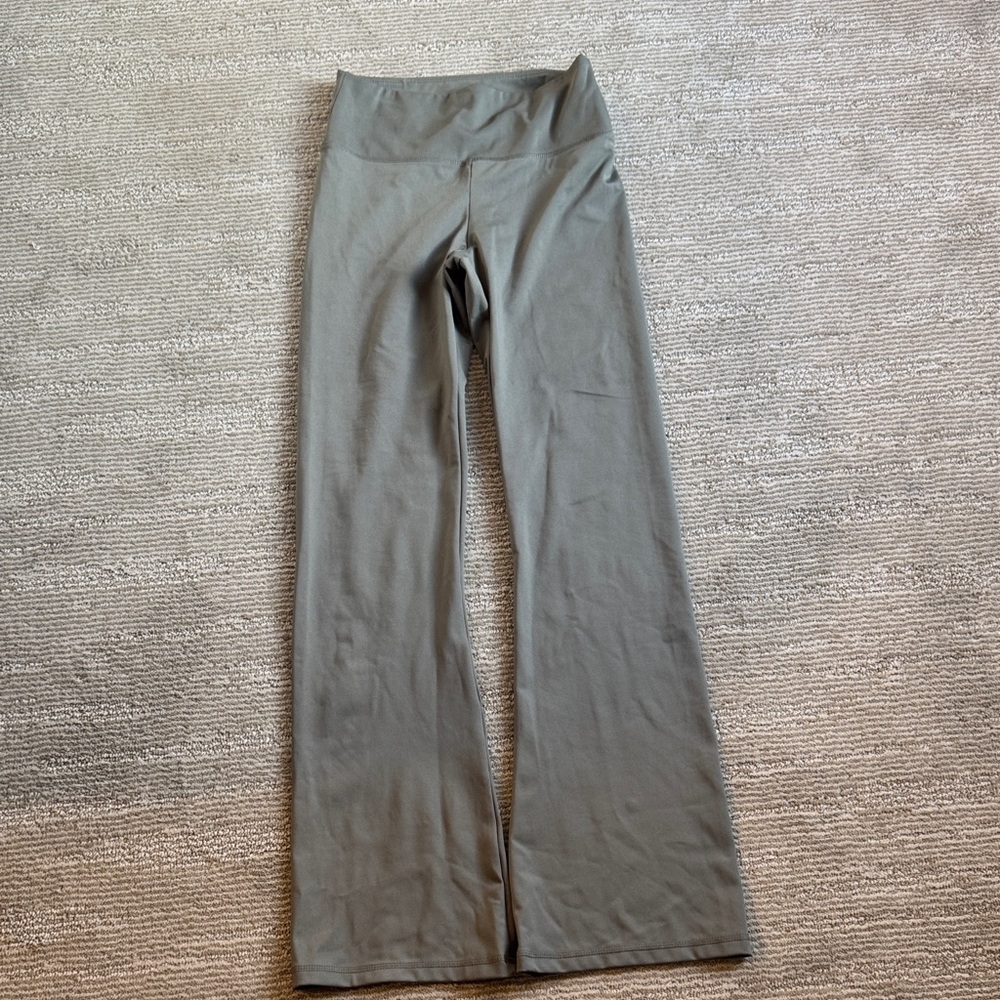 American Eagle Gray Flare Yoga Pants